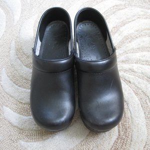 Dansko Womens Black Professional Slip Resistant Work Leather Clogs Size 36